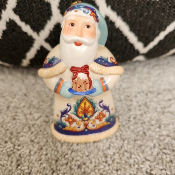 Keepsake Ornament Santa's from Around the World Italy 2004 - Picture 2 of 5